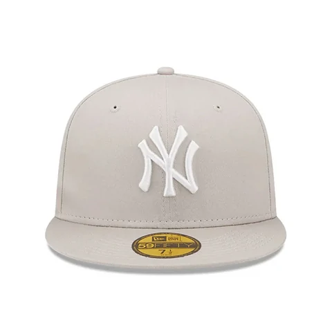 Light grey baseball cap